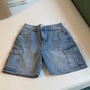 Cotton On Women’s Super Baggy Cargo Denim Jort